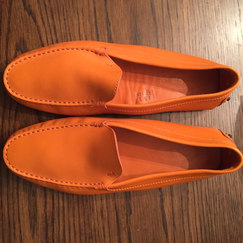 New Tod's Orange Genuine Leather Driving Shoes